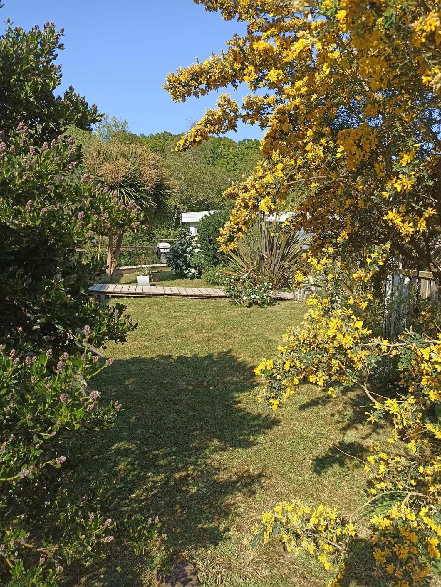 Lodge Avec Vue Sur La Riviere Lannion Buitenkant foto